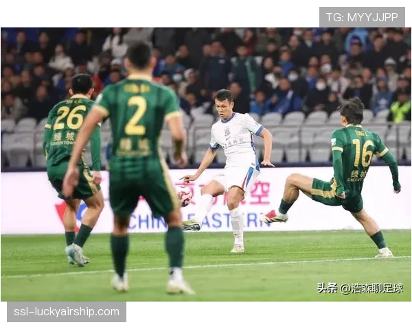 【2026年4月中超联赛·非赛事·通讯中超俱乐部开放日：浙江队主场迎来千名小球迷体验职业训练课